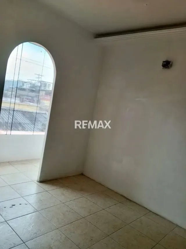 Local comercial en alquiler galerias de Charallave - 4