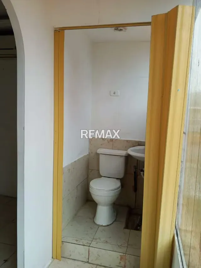 Local comercial en alquiler galerias de Charallave - 5