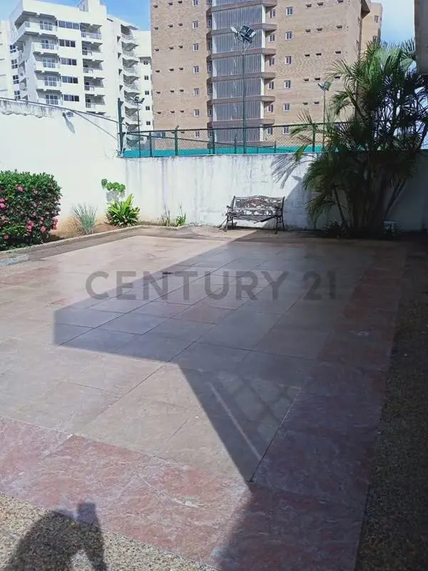 Amplia Casa, con fines residencial y comercial. - 13