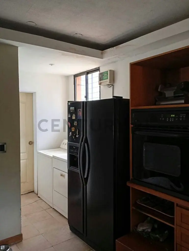 Amplia Casa, con fines residencial y comercial. - 15