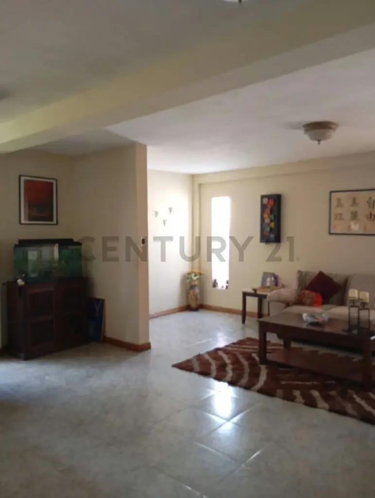 Amplia Casa, con fines residencial y comercial. - 18