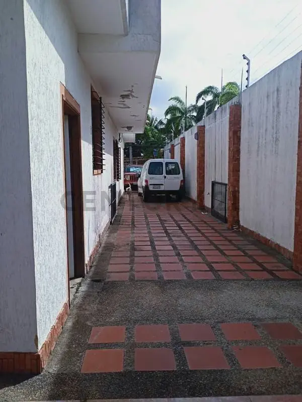Amplia Casa, con fines residencial y comercial. - 9