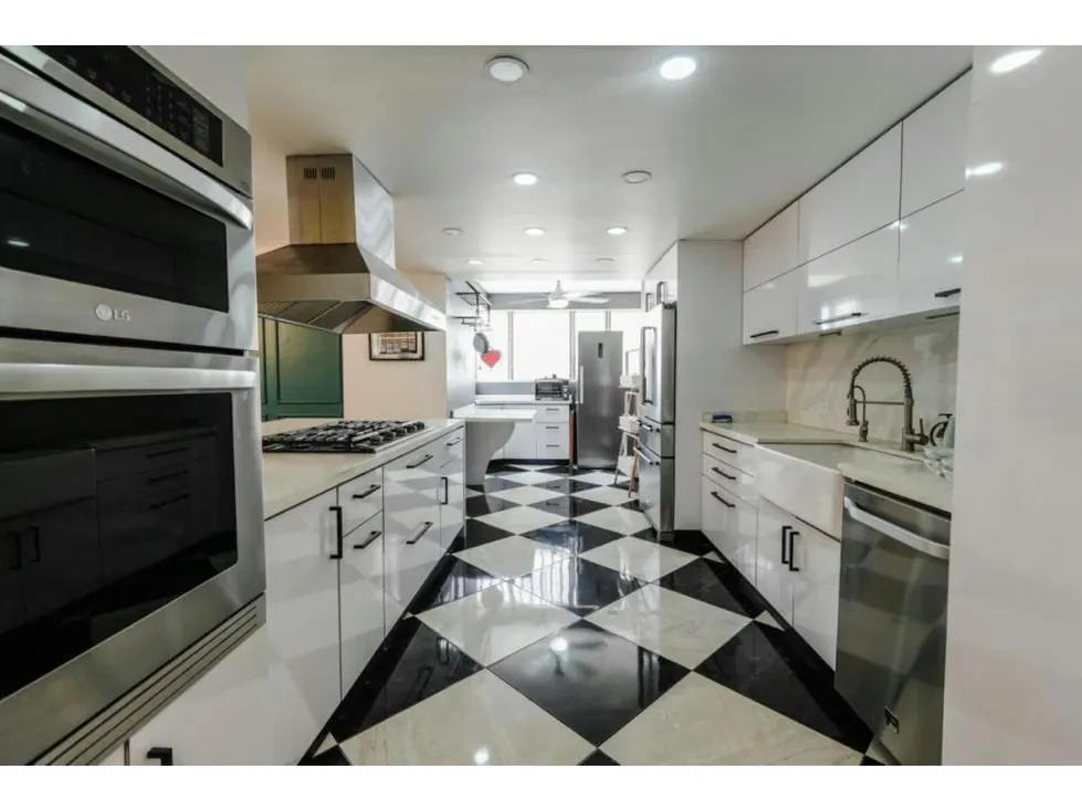 Edificio comercial y residencial en venta en Las Mercedes - 21