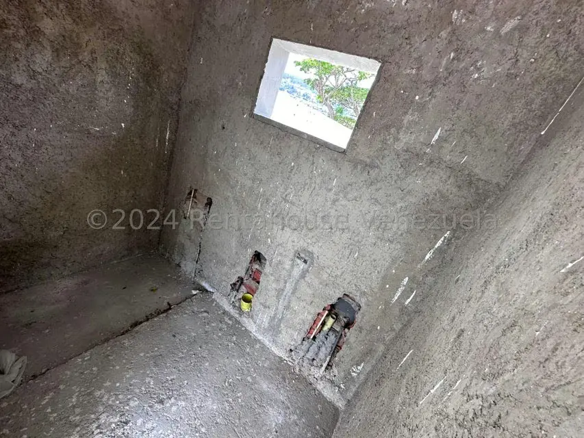 Casa (1 Nivel) en Venta en Prados del Este, Distrito Metropolitano - 11