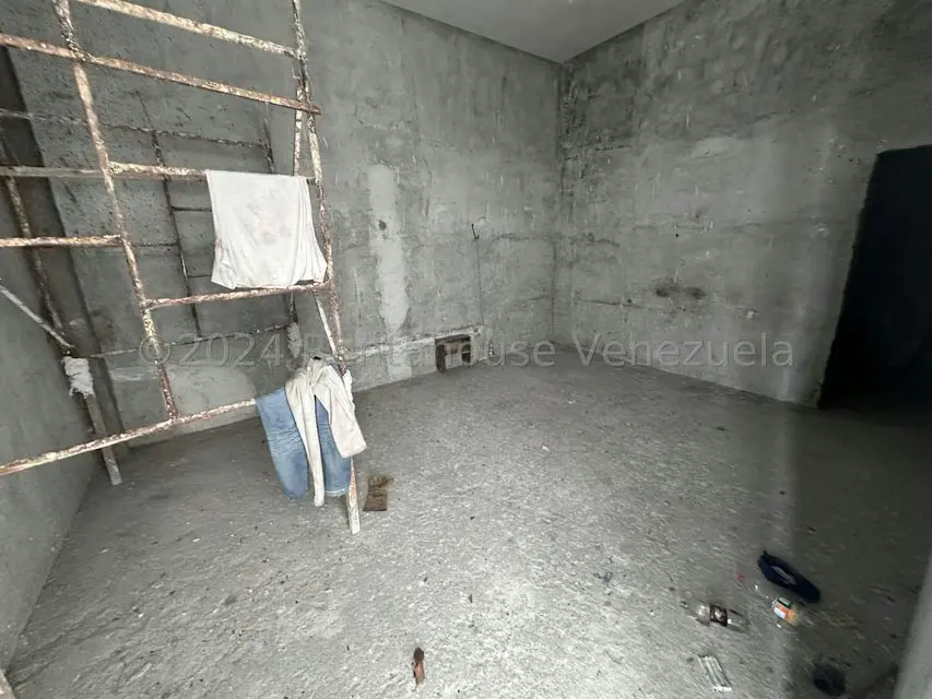 Casa (1 Nivel) en Venta en Prados del Este, Distrito Metropolitano - 35