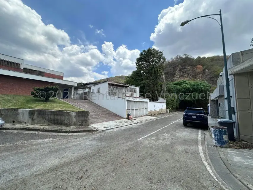 Casa (1 Nivel) en Venta en Prados del Este, Distrito Metropolitano - 37