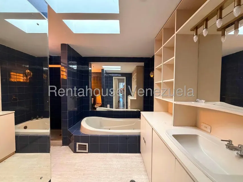Casa (Multipes Niveles) en Venta en Colinas del Tamanaco, Distrito Metropolitano - 59