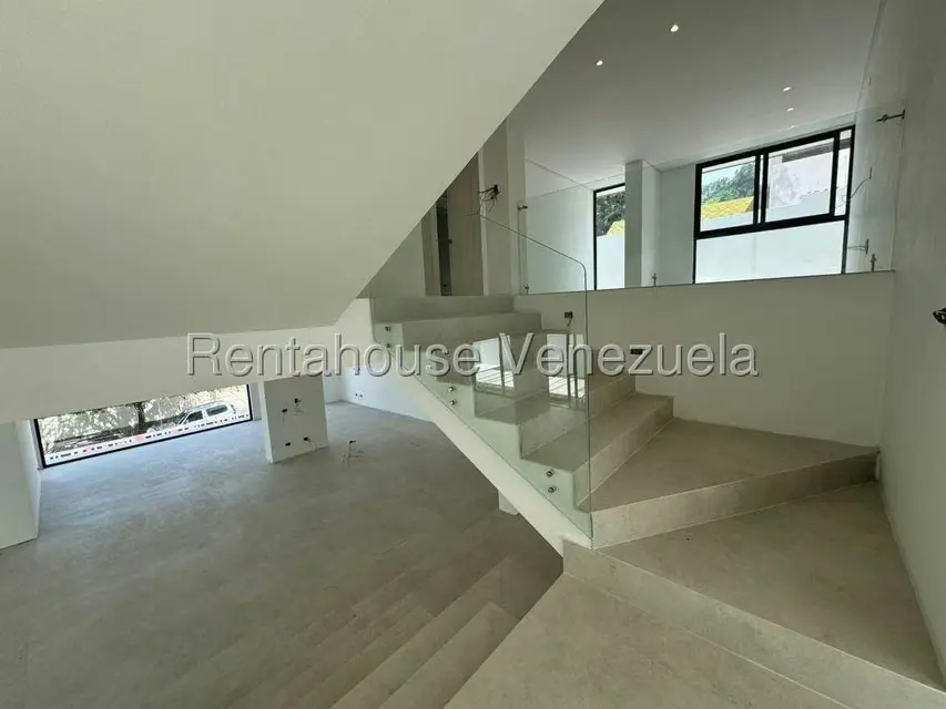 Casa (Duplex) en Venta en Prados del Este, Distrito Metropolitano - 12