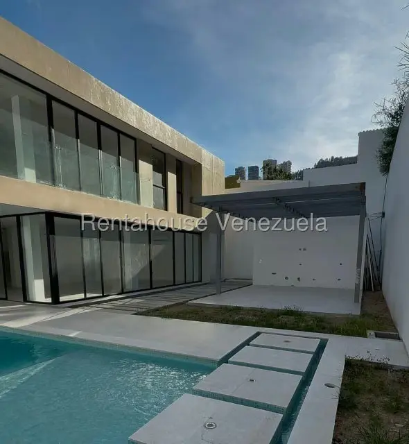 Casa (Duplex) en Venta en Prados del Este, Distrito Metropolitano - 13