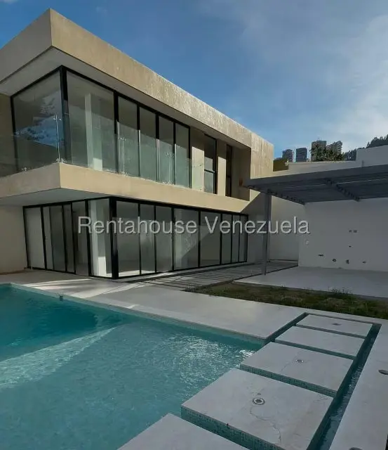 Casa (Duplex) en Venta en Prados del Este, Distrito Metropolitano - 14