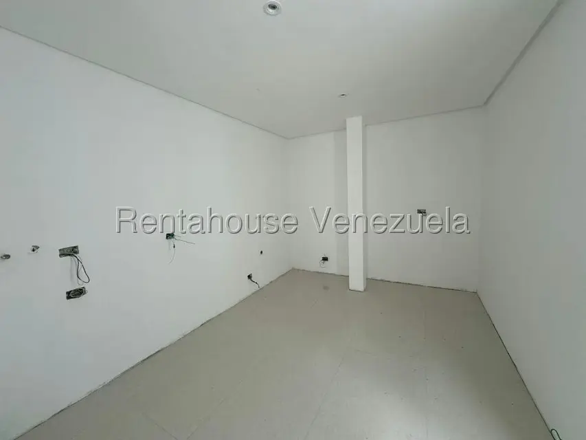 Casa (Duplex) en Venta en Prados del Este, Distrito Metropolitano - 17