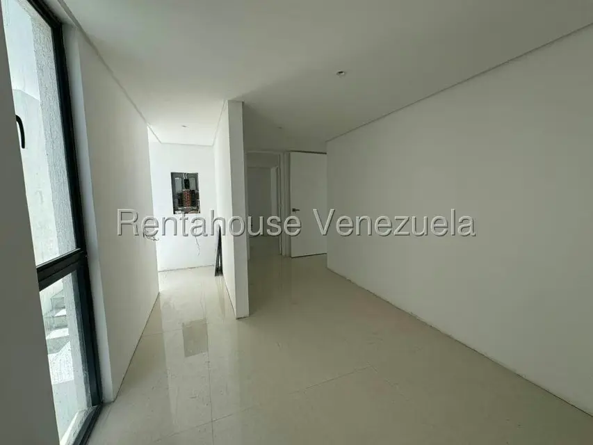 Casa (Duplex) en Venta en Prados del Este, Distrito Metropolitano - 18