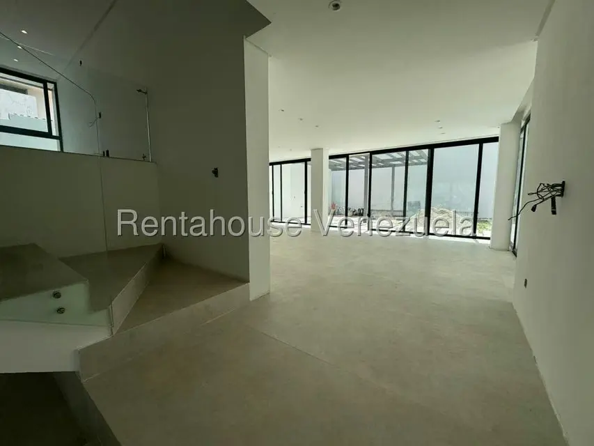 Casa (Duplex) en Venta en Prados del Este, Distrito Metropolitano - 21