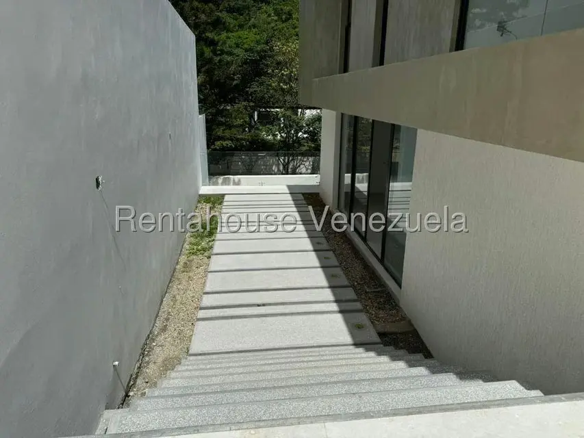 Casa (Duplex) en Venta en Prados del Este, Distrito Metropolitano - 22