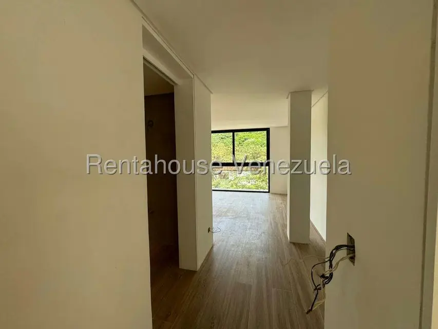 Casa (Duplex) en Venta en Prados del Este, Distrito Metropolitano - 30