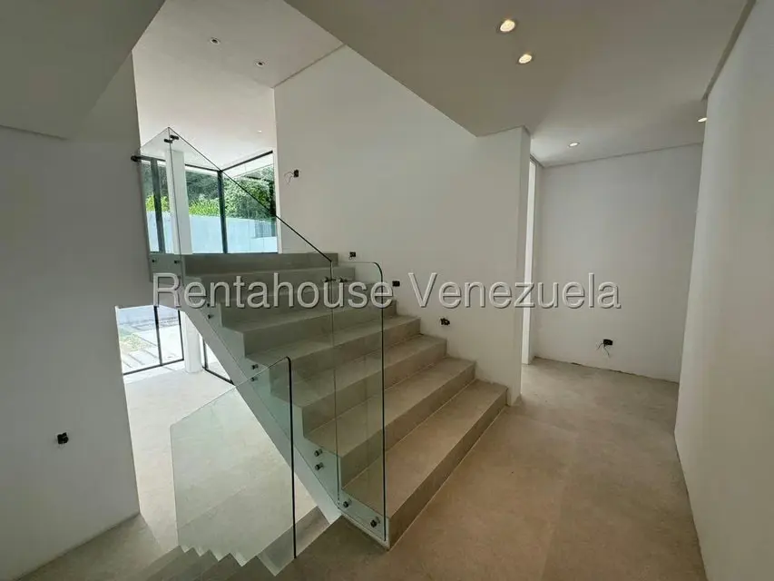 Casa (Duplex) en Venta en Prados del Este, Distrito Metropolitano - 34