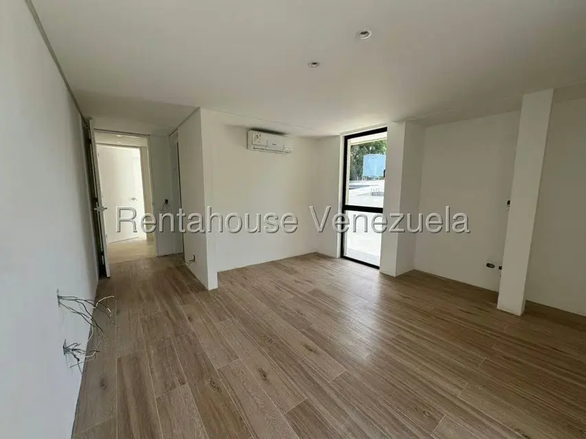 Casa (Duplex) en Venta en Prados del Este, Distrito Metropolitano - 36