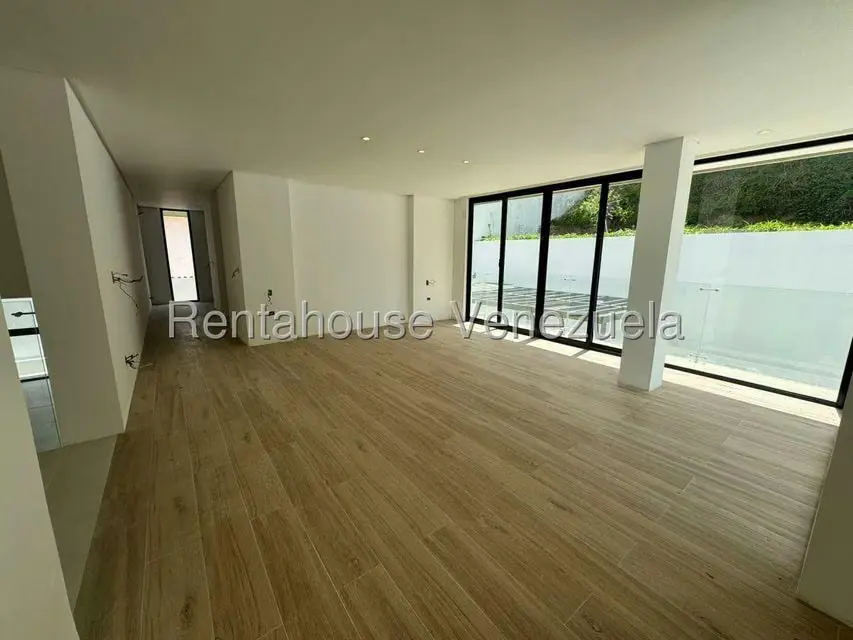 Casa (Duplex) en Venta en Prados del Este, Distrito Metropolitano - 39