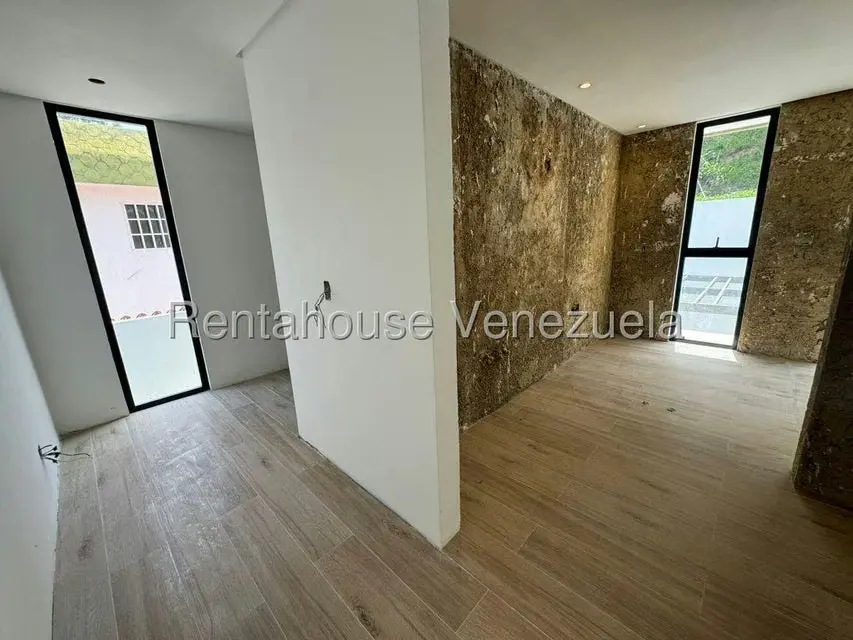 Casa (Duplex) en Venta en Prados del Este, Distrito Metropolitano - 40