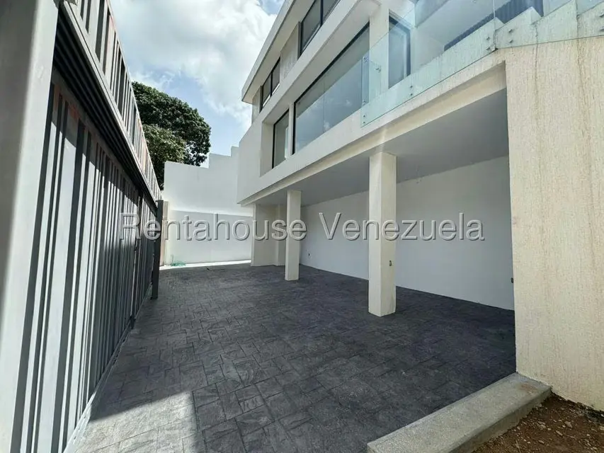 Casa (Duplex) en Venta en Prados del Este, Distrito Metropolitano - 47