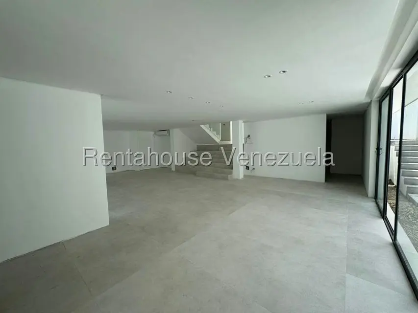 Casa (Duplex) en Venta en Prados del Este, Distrito Metropolitano - 5