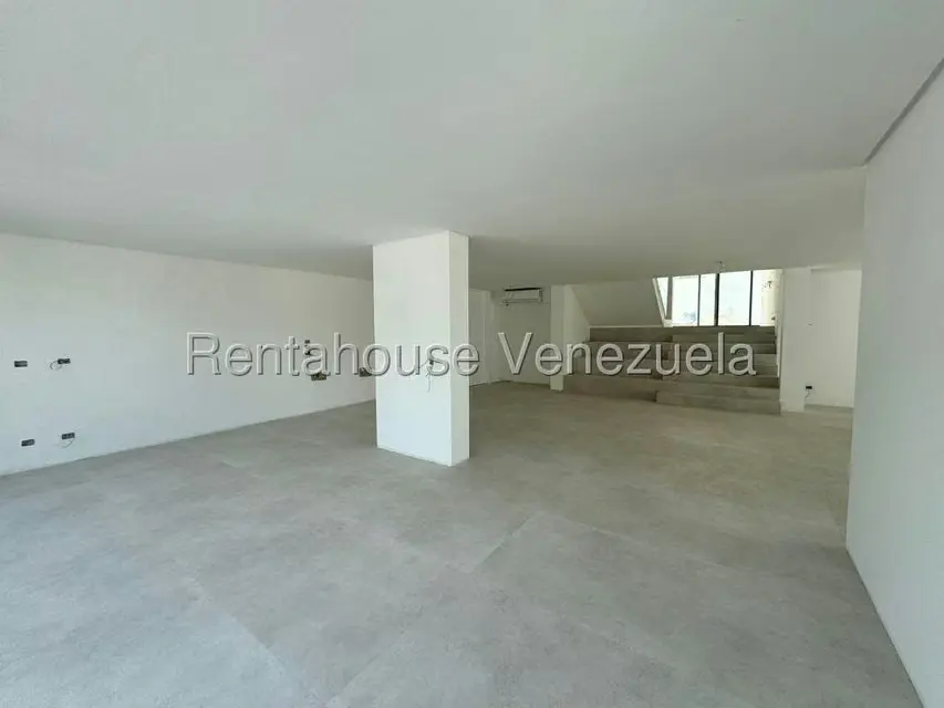 Casa (Duplex) en Venta en Prados del Este, Distrito Metropolitano - 9