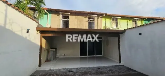 EN VENTA HERMOSA Y AMPLIA CASA EN LA EXCLUSIVA URBANIZACIÓN PLAZA ANTIGUA - 2