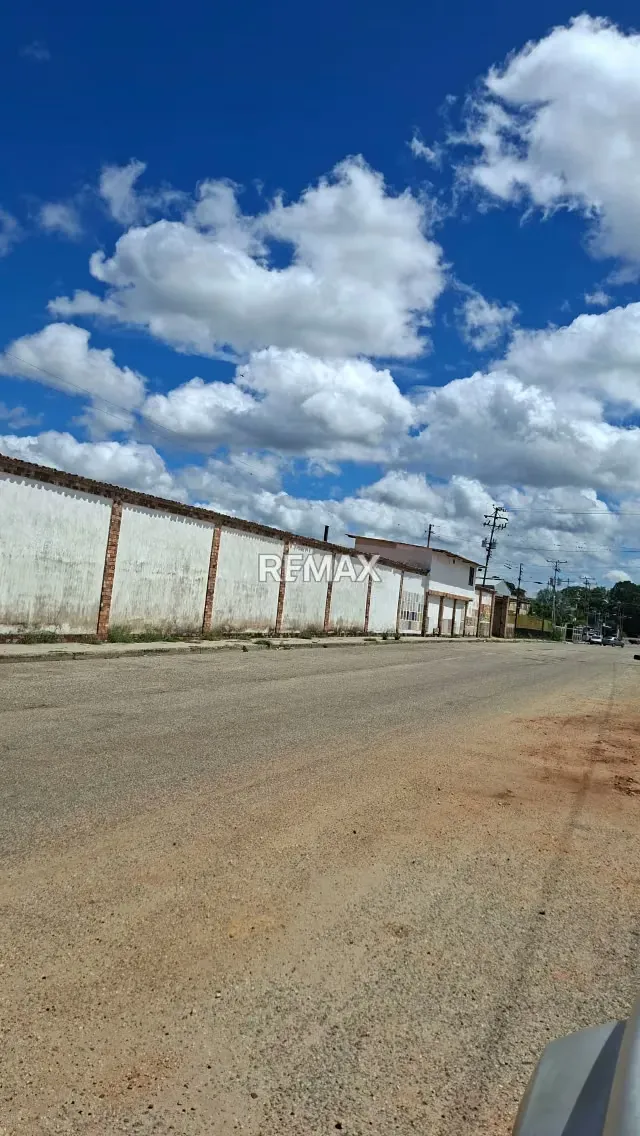 Venta de Galpon-Terreno 3.400 mts² en Tinaquillo Edo. Cojedes - 2