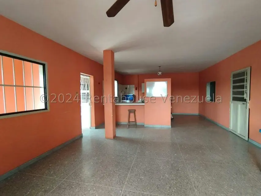 Comercial (Edificio) en Venta en Carretera Nacional El Carmen, Carabobo - 37