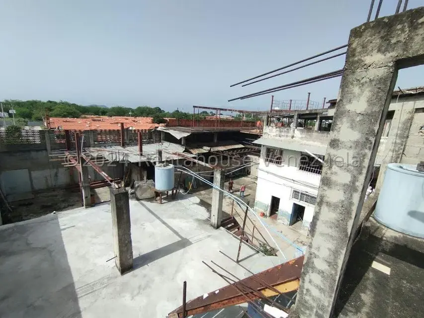 Comercial (Edificio) en Venta en Carretera Nacional El Carmen, Carabobo - 58