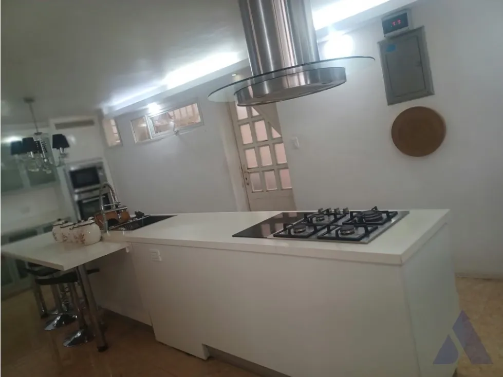 Vendo casa c/anexo en calle cerrada 300m2 Snata Sofia 9509 - 4