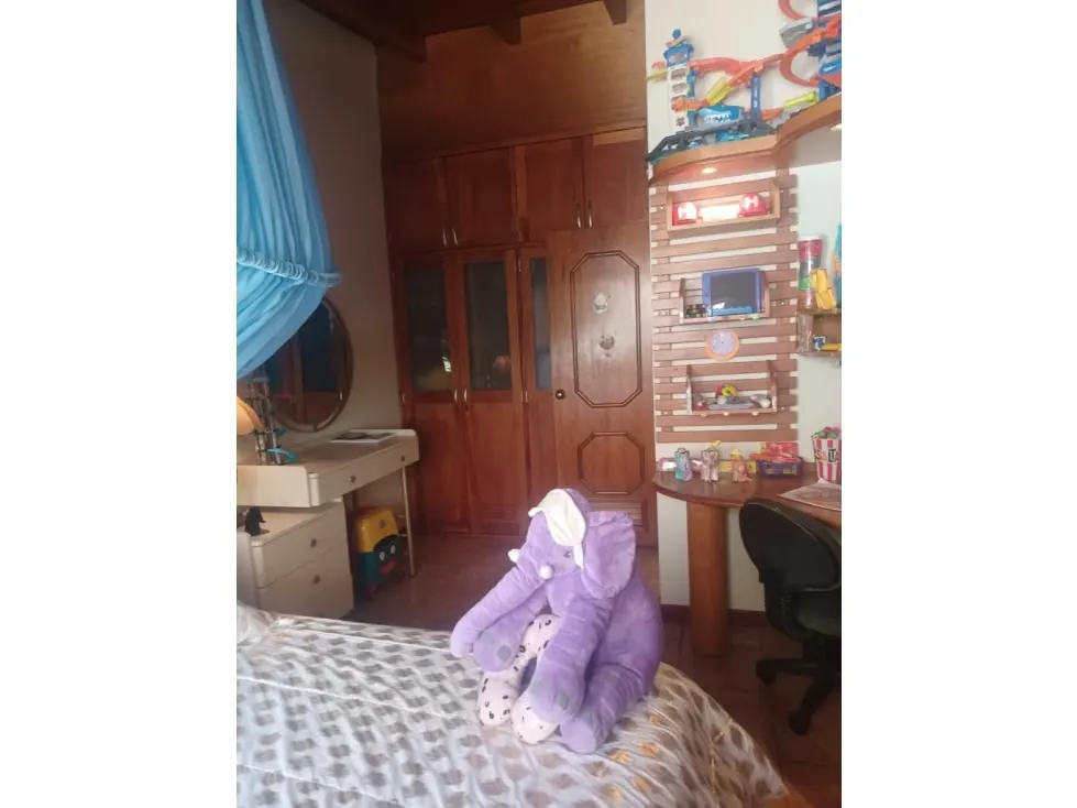 Vendo casa c/anexo en calle cerrada 300m2 Snata Sofia 9509 - 32