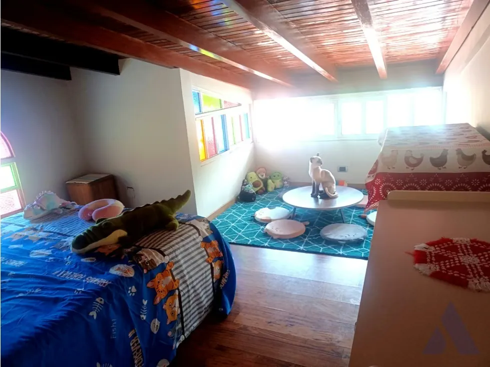 Vendo casa c/anexo en calle cerrada 300m2 Snata Sofia 9509 - 39