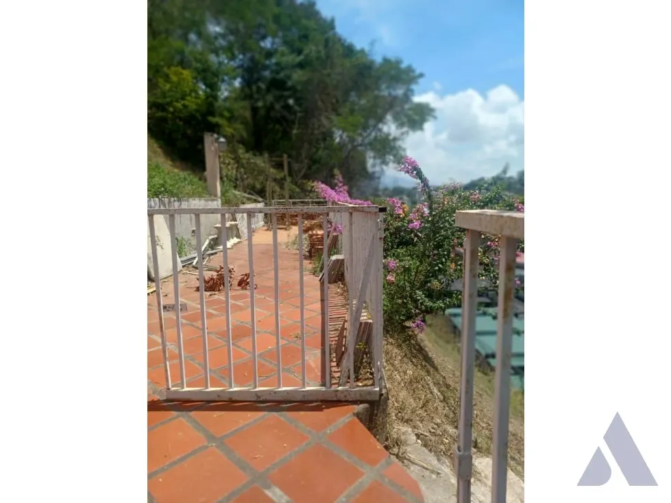 Vendo casa c/anexo en calle cerrada 300m2 Snata Sofia 9509 - 44
