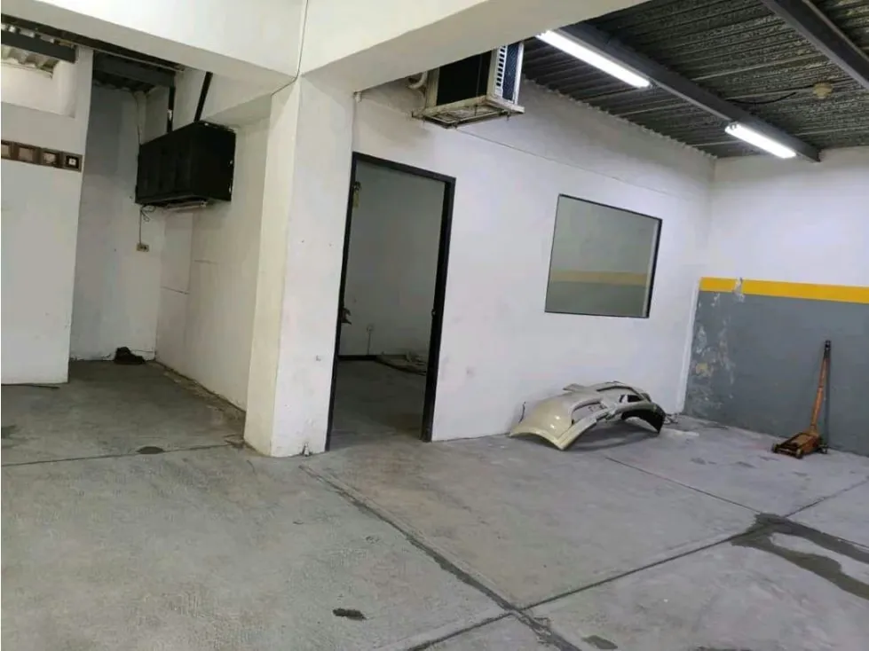 Se Alquila Sótano en Edificio Comercial de 200 mts2 Santa Eduvigis - 7