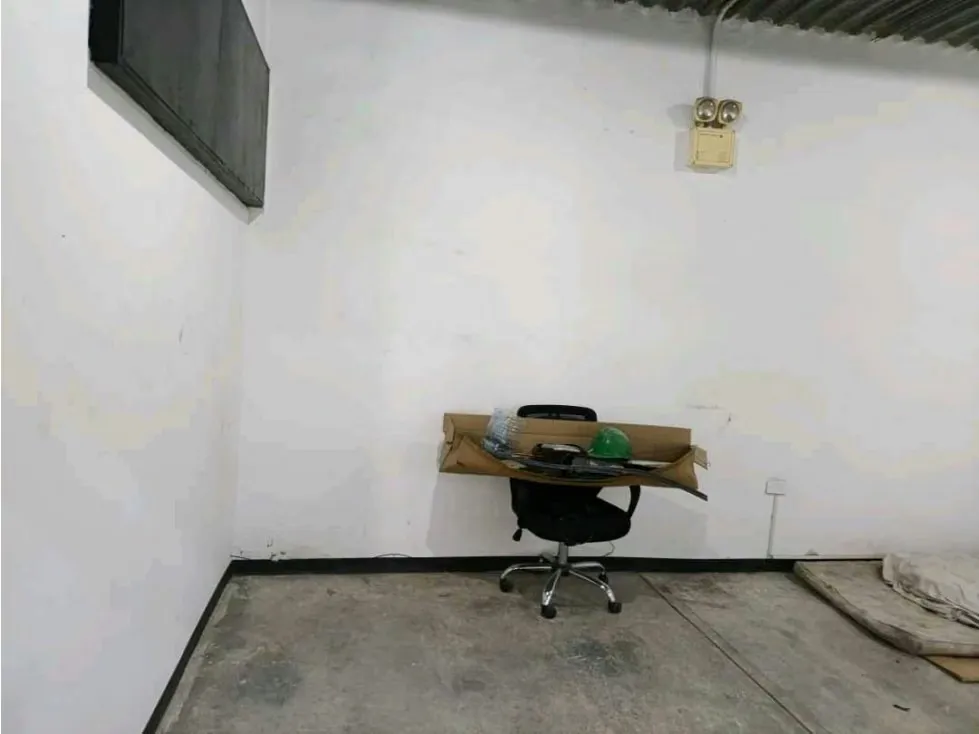 Se Alquila Sótano en Edificio Comercial de 200 mts2 Santa Eduvigis - 8