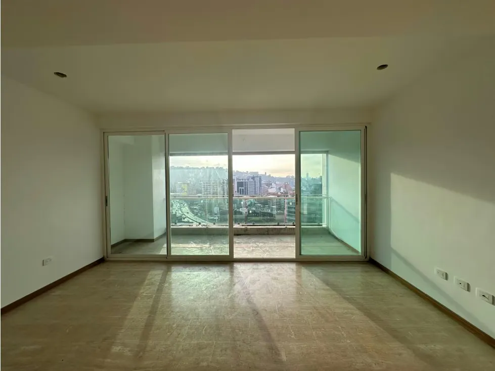 Se Vende Apto 186m² 3h+s/ 3b+s/ 3e Lomas de Las Mercedes - 16