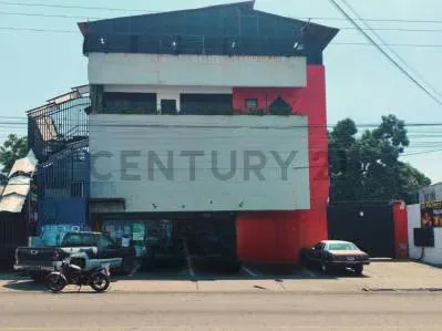 Venta Edificio Comercial en Av Fuerzas Armadas, Barcelona