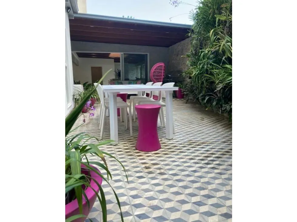 Se vende PB El Hatillo 350 m² + 45 m² terraza 4H/5B/2P - 8