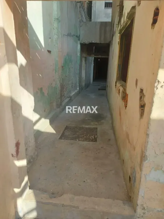 VENTA DE TERRENO CON BIENHICHURIA DE 2 PLANTAS - 4
