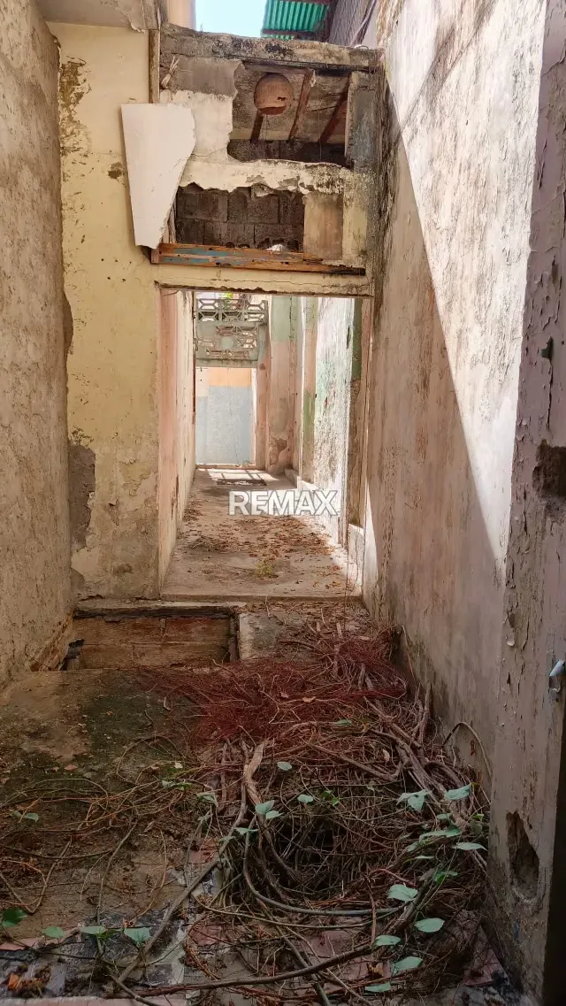 VENTA DE TERRENO CON BIENHICHURIA DE 2 PLANTAS - 6