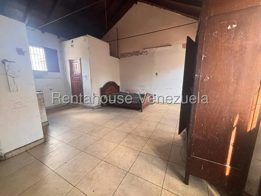 Casa (1 Nivel) en Venta en Centro, Lara - 17