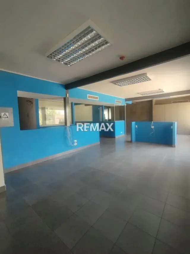 Disponible para alquiler local comercial en piso 1