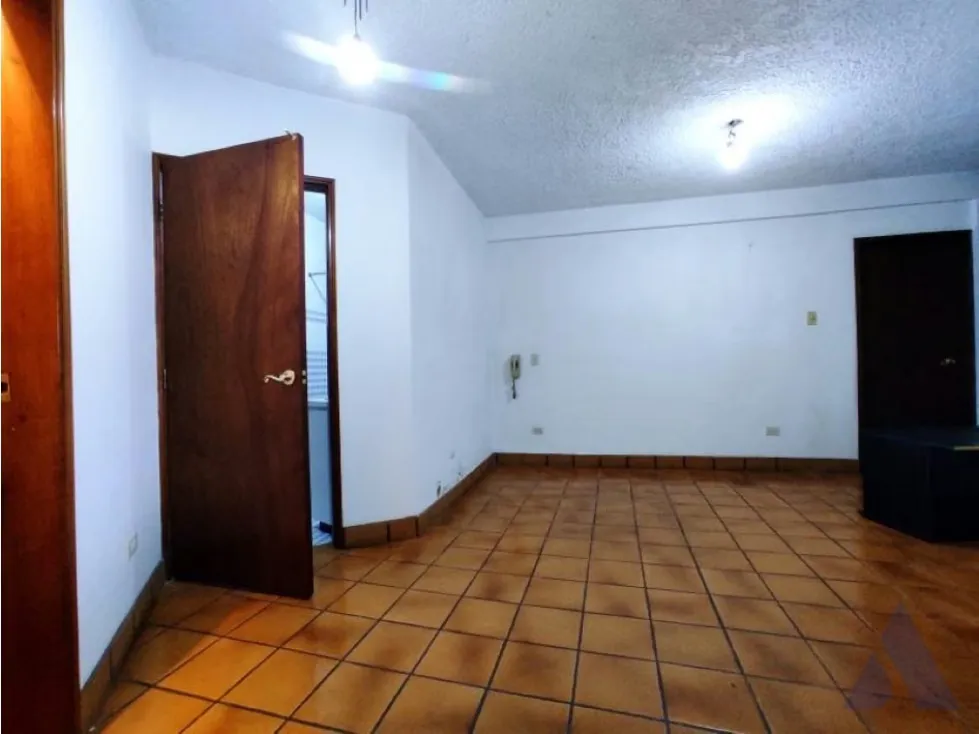 Se vende casa 380m2 parte alta Macaracuay 4402 - 12