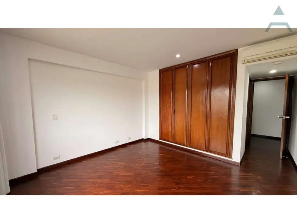 Se alquila Apto 200m² 3h+s/3b+s/3p Colinas de Valle Arriba - 26