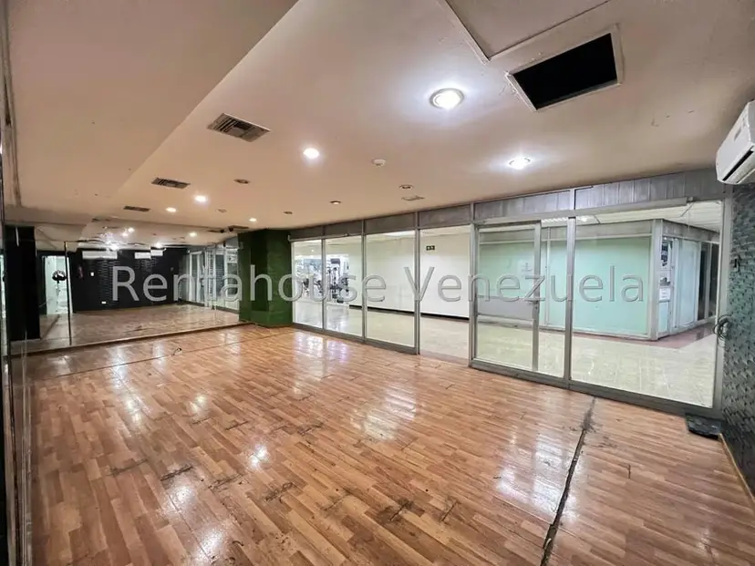 Comercial (Local Comercial) en Alquiler en Los Palos Grandes, Distrito Metropolitano