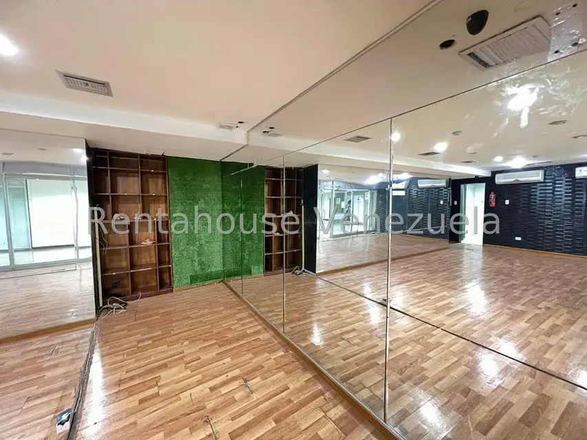 Local Comercial en Alquiler en Los Palos Grandes, Distrito Metropolitano - 6