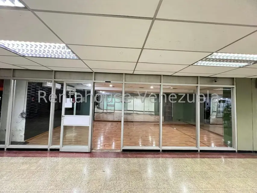 Local Comercial en Alquiler en Los Palos Grandes, Distrito Metropolitano - 7