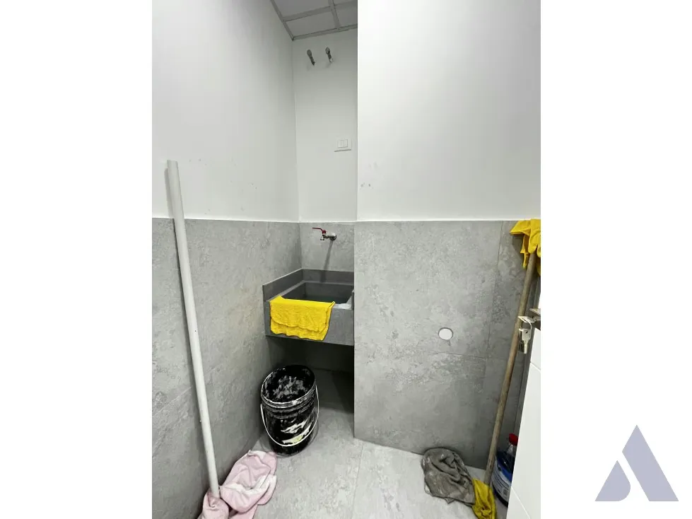 Vendo/alquilo oficina/local c/ terraza 250m2 Las Mercedes 5753 - 21