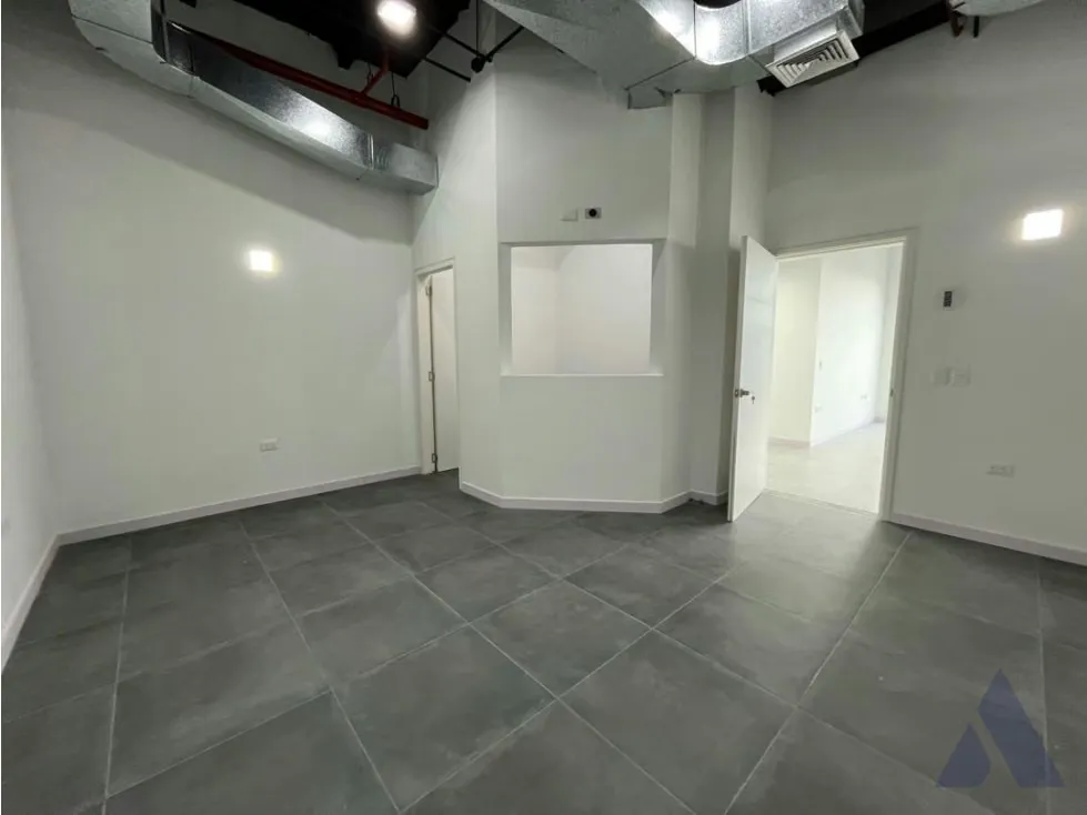 Vendo/alquilo oficina/local c/ terraza 250m2 Las Mercedes 5753 - 4